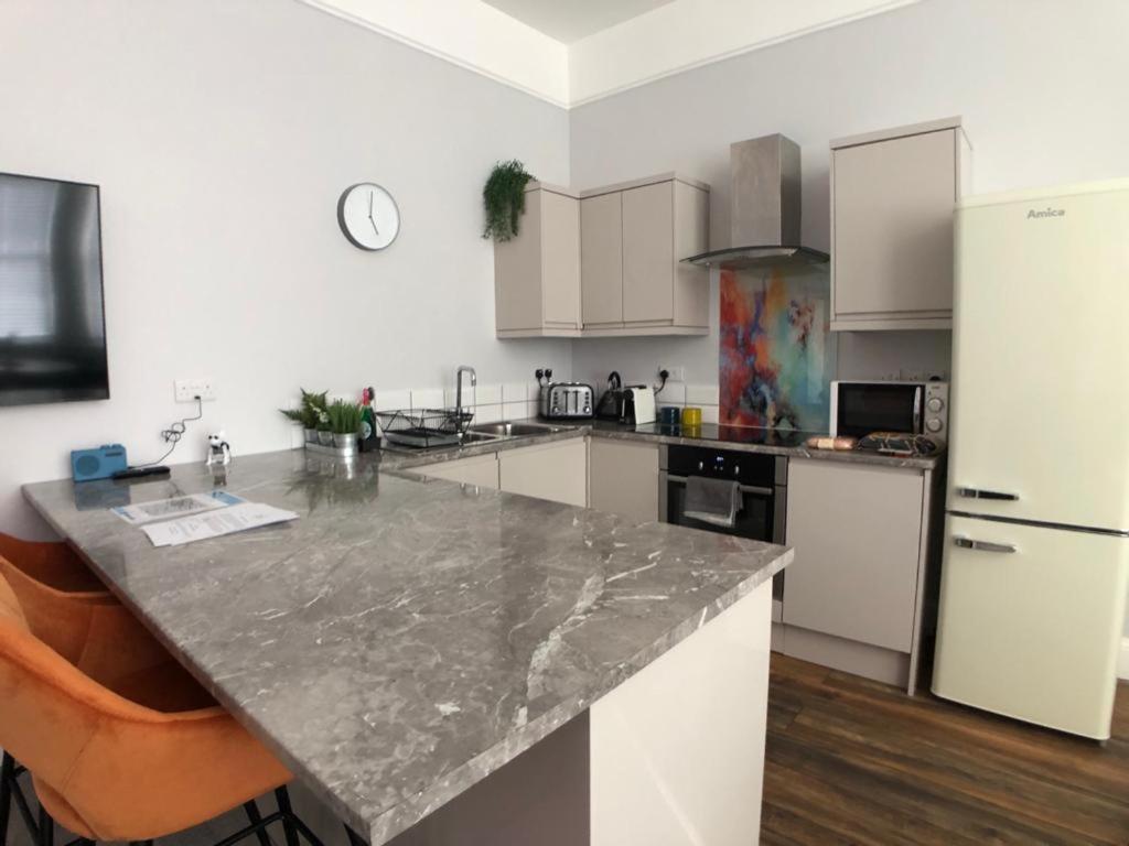 5 Spa Court, Boutique Holiday Apartment In Torquay Bagian luar foto